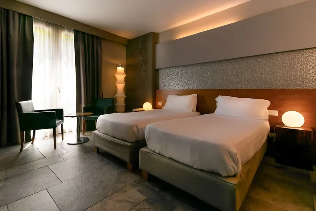 جناح جونيور بسرير كينج، Admiral Park Hotel 1/1