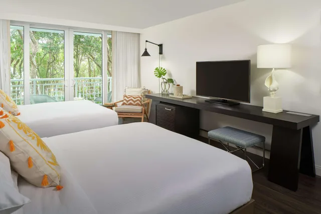 Two Queen Partial Waterfront Room in Hammock Wing، Baker's Cay Resort Key Largo, Curio Collection by Hilton 1/5