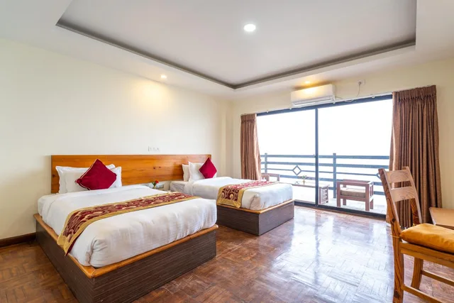 Deluxe Double, NAGARKOT SHANGRILA RESORT 4/10