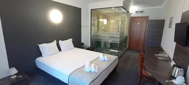 غرفة ديلوكس بسرير كينج بشرفة، Vitosha Tulip Hotel 1/10