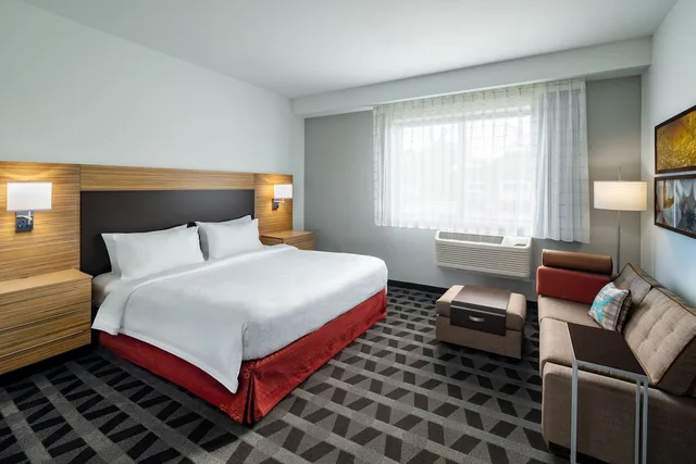 استوديو بسرير كينج بإطلالة على البحيرة مع أريكة، TownePlace Suites by Marriott Venice 1/2