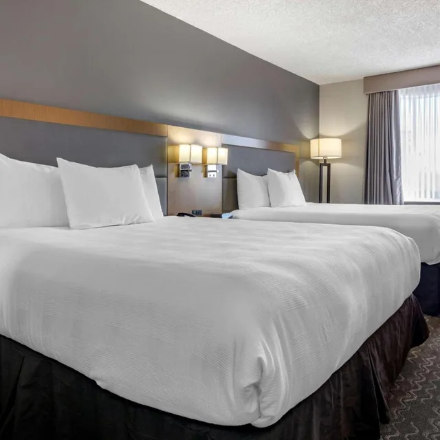Executive, King Bed, 2 Queen Beds, Best Western Plus Vancouver Airport Hotel 5/9