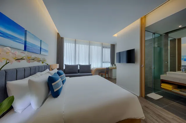 Deluxe, Queen Bed, Parosand Danang Hotel 4/10