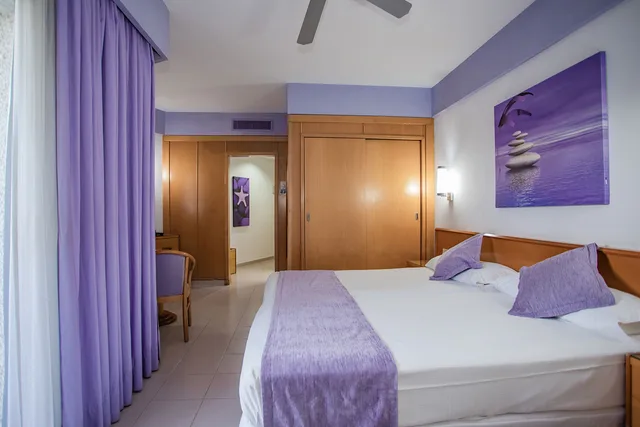 غرفة كلاسيكية ثلاثية بشرفة، Servatur Don Miguel - Adults Only 2/7