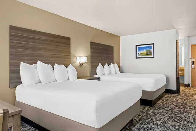 Room, 2 Queen Beds, Best Western Plus Caldwell Inn & Suites 4/5