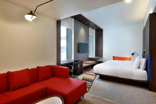 Savvy, Guest Room, Twin Beds، Aloft Dubai Airport 4/5