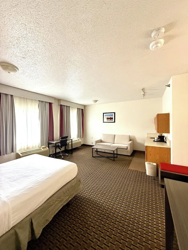 جناح بسرير كوين، Ramada by Wyndham Glendale Heights/Lombard 4/9
