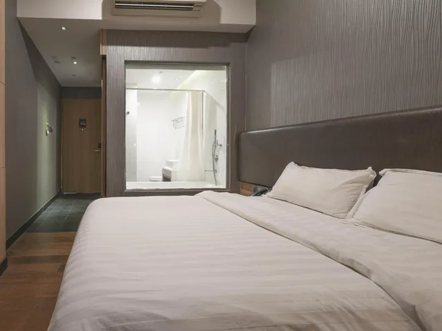 غرفة بريميير بحوض استحمام، Amrise Hotel Kitchener 1/10
