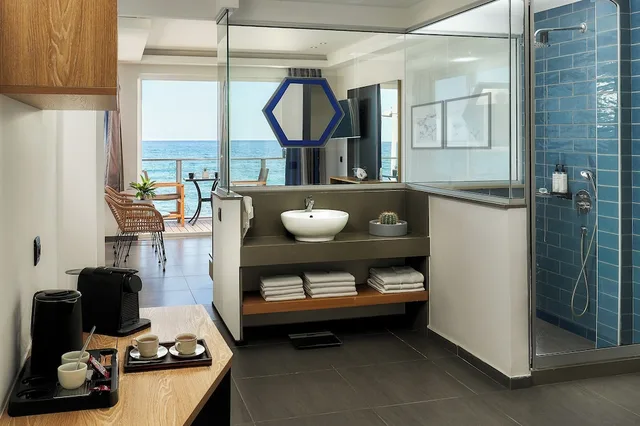 Junior Suite, Sea Front، Enorme Infinity Beach 8/8