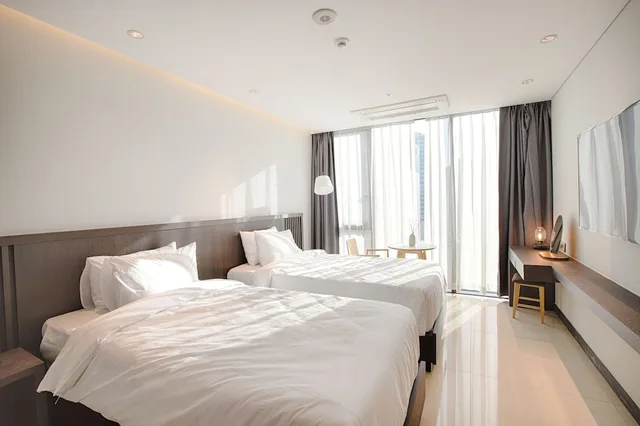 غرفة قياسية بسريرين منفصلين، Union Hotel Seoul, Tapestry Collection by Hilton 1/2