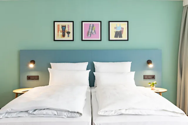 غرفة كومفورت بسرير كوين، Garner Hotel Frankfurt - Main Station 9/10
