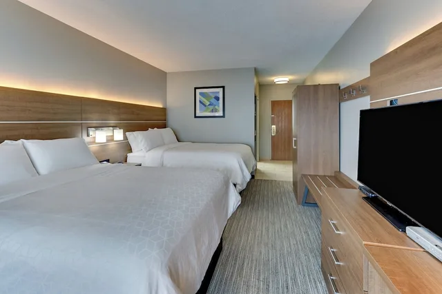 غرفة قياسية بسريرين كوين، Holiday Inn Express Hotel And Suites Bad Axe 1/4