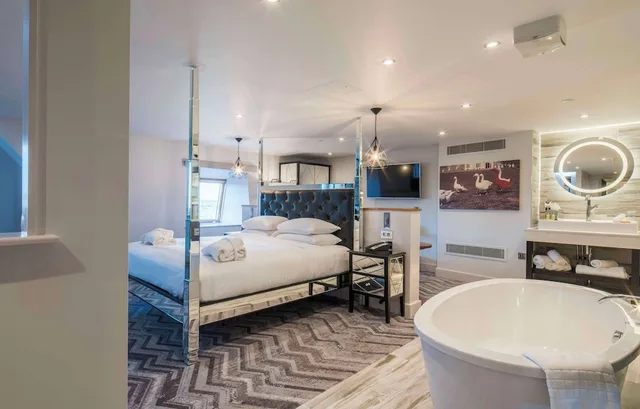 جناح بسرير كينج، Doubletree By Hilton Bristol South Cadbury House 3/3