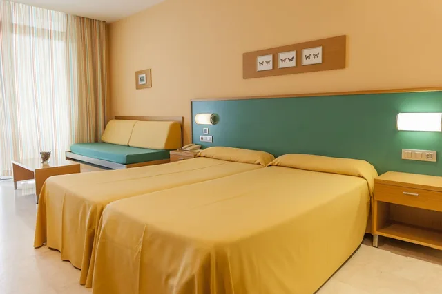 غرفة ثلاثية بثلاثة أسرّة، Mediterraneo Benidorm 1/7