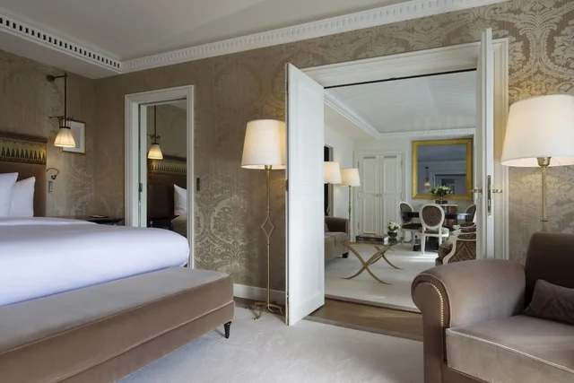 جناح بريستيج بسرير كينج، La Reserve Paris Hotel And Spa 3/3