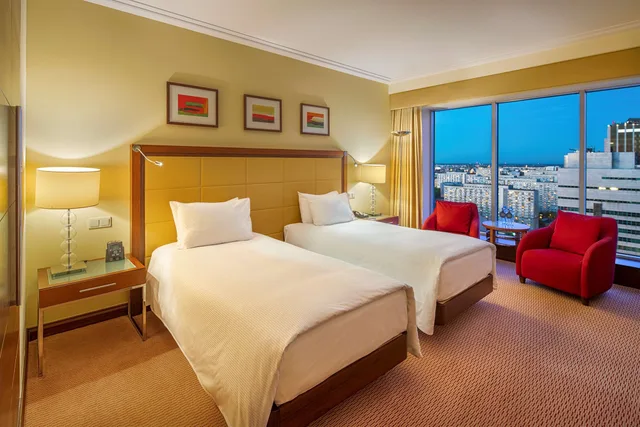 غرفة أساسية بسريرين منفصلين، Hilton Warsaw City 4/9
