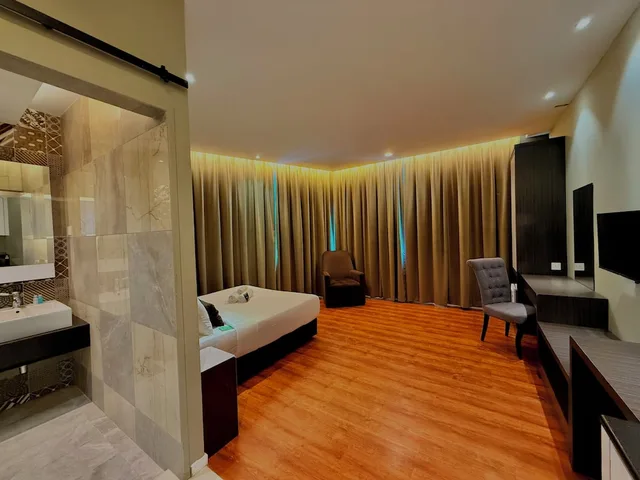 غرفة بريميوم بسرير كوين، Stirling Suites 2/3