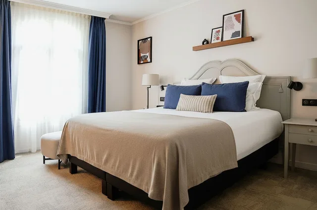 غرفة كومفورت بسرير كوين، Hostellerie Cedre and Spa Beaune 6/10