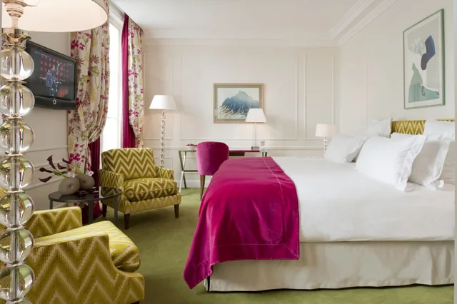 Deluxe, King Bed, Le Burgundy Paris 6/10