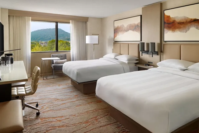 غرفة بسريرين مزدوجين، Chattanooga Marriott Downtown 2/10