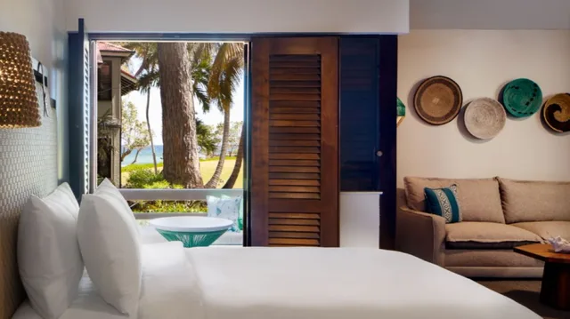 جناح جونيور بسرير كينج بإطلالة جزئية على البحر، Carambola Beach Resort St. Croix, US Virgin Islands 1/1