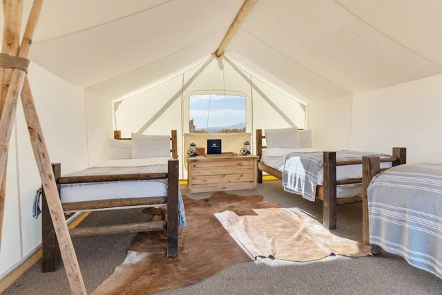 Safari, 3 Beds, Shared Bathroom، Grand Canyon Under Canvas 3/4