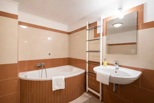 Mezzanine, 2 Bedrooms, Exclusive, Apartment, 5 Beds, Bunk Bed, Sofa, Hybernska Apartments 7/10