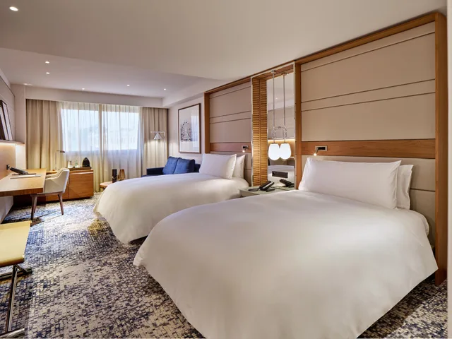 غرفة كلاسيكية بسريرين منفصلين مع دخول صالة النادي، InterContinental Barcelona 8/10