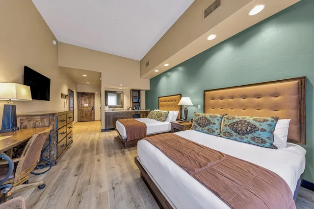 غرفة بسريرين كوين، The Murieta Inn & Spa 1/3