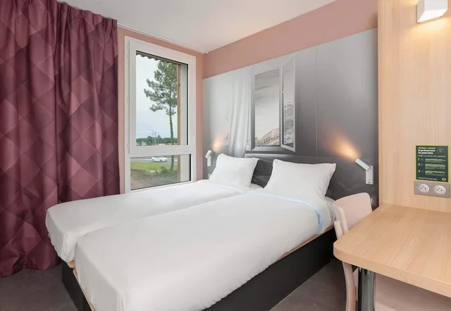 غرفة بسريرين منفصلين، B&B Hotel Saint Geours de Maremne Hossegor 1/2