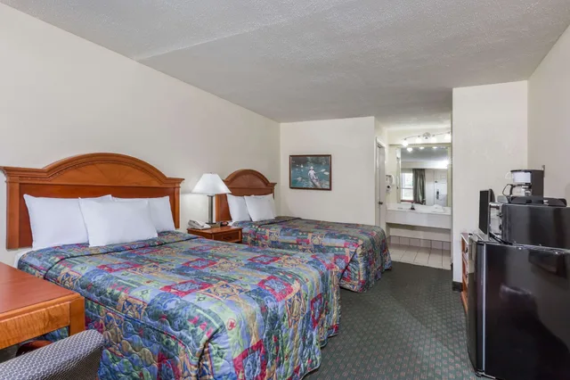 غرفة قياسية بسريرين مزدوجين، Days Inn by Wyndham Petersburg/South Fort Lee 3/7