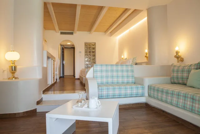 غرفة بسرير مزدوج بإطلالة على البحر بمسبح خاص، Esperos Village Blue and Spa Resort - Adults Only 4/6