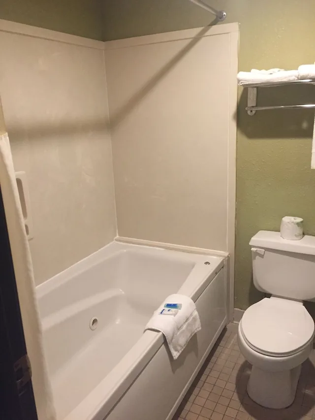 جناح بسرير كينج، Rodeway Inn & Suites Smyrna - Nashville Area 2/4