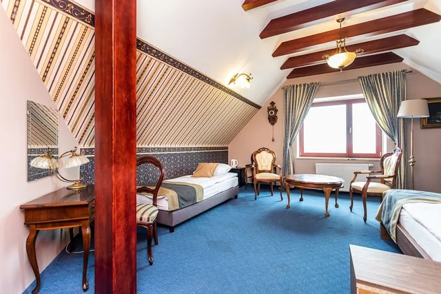 غرفة قياسية بسرير مزدوج وسرير فردي، Royal Residence 3/10
