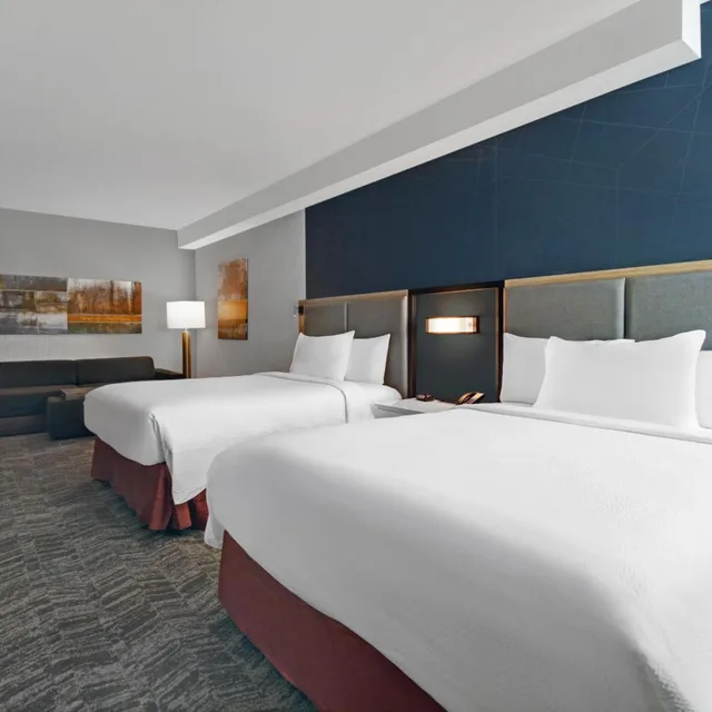 جناح بسريرين كوين مع سرير سحّاب إضافي مع أريكة لذوي الإعاقة، SpringHill Suites by Marriott Hartford Cromwell 1/2