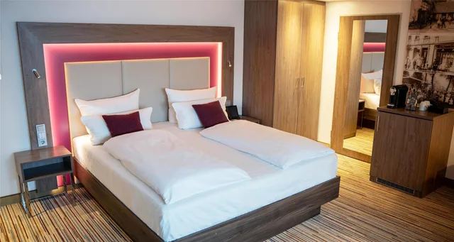 غرفة عائلية بسرير مزدوج مع أريكة، Best Western Plus Hotel Stadtquartier Haan 1/8