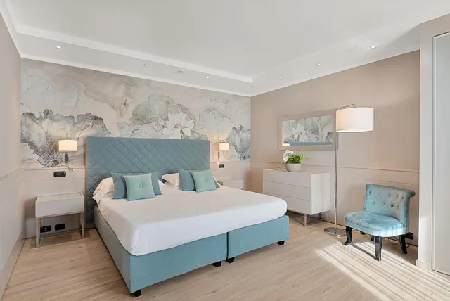 جناح بشرفة، Hotel Excelsior 2/5