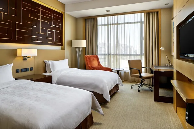 غرفة قياسية بسرير كينج بشرفة، Crowne Plaza Ordos 4/5