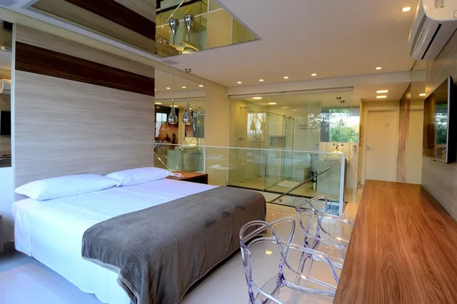 Deluxe, King Bed, Le Ville 2/4