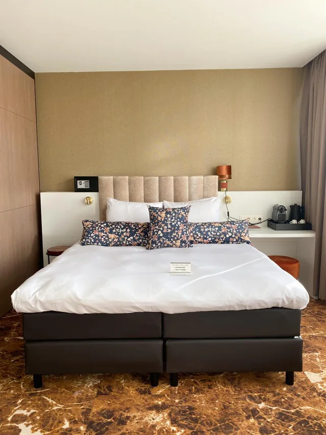 غرفة بسرير مزدوج، Amadore Stadshotel Jersey 3/3
