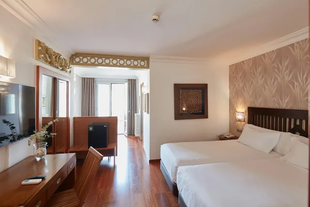 غرفة عائلية، Sercotel President 1/4
