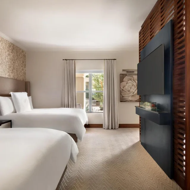 Fairmont Gold, Junior Suite, Queen Bed, Balcony or Patio, Bathtub، Fairmont Scottsdale Princess 1/3