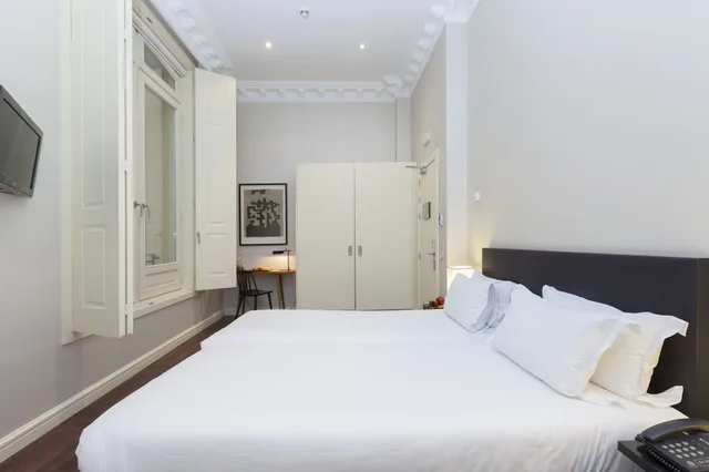 غرفة قياسية بسريرين منفصلين، Hotel Sardinero Madrid 1/3