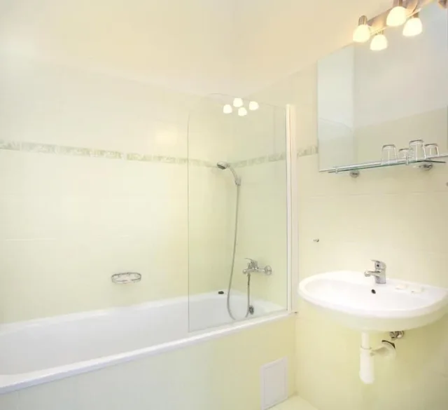 غرفة ثلاثية بسرير مزدوج وسرير فردي، Wenceslas Square Hotel 6/10