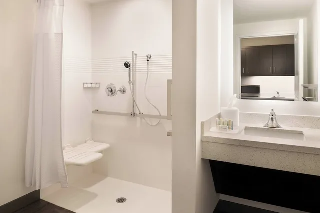 جناح بغرفة نوم واحدة لذوي الإعاقة، TownePlace Suites by Marriott Dubuque Downtown 2/3