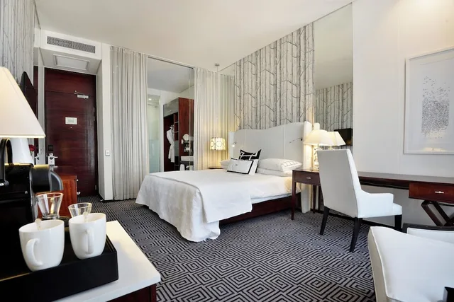 غرفة قياسية بسرير كينج لذوي الإعاقة، Davinci Hotel And Suites On Nelson Mandela Square 4/7