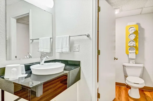 غرفة بسريرين كوين، Motel6 Big Springs, NE 8/10