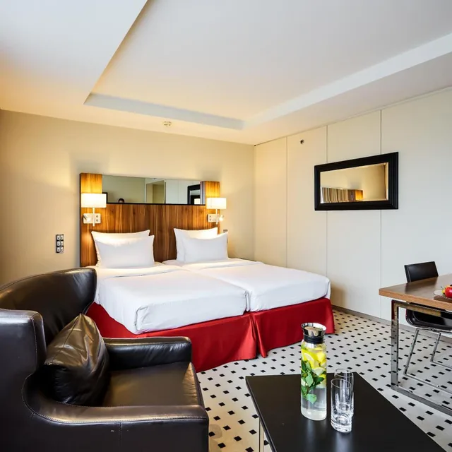 غرفة بريميوم بسرير كينج، Radisson Blu Conference Hotel, Dusseldorf 4/10