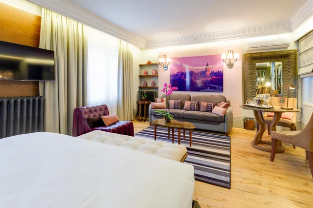 استوديو ديلوكس بإطلالة على المدينة بشرفة، Ravouna 1906 Suites - Special Class Adults Only 2/10