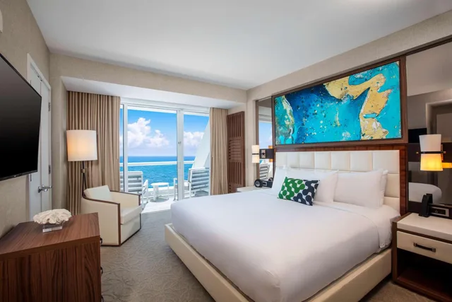 3 Bedrooms, Residence, King Bed, 2 Queen Beds, Ocean Front, Sofa، Conrad Fort Lauderdale Beach 2/4